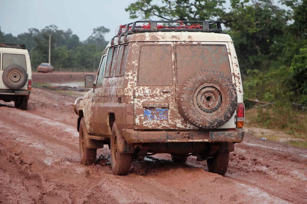 Gian nan đường tiếp tế vào khu vực bị vỡ đập thủy điện ở Lào ảnh 11 Gian nan đường tiếp tế vào khu vực bị vỡ đập thủy điện ở Lào ảnh 11