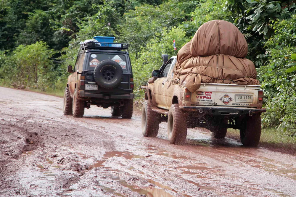 Gian nan đường tiếp tế vào khu vực bị vỡ đập thủy điện ở Lào ảnh 3 Gian nan đường tiếp tế vào khu vực bị vỡ đập thủy điện ở Lào ảnh 3