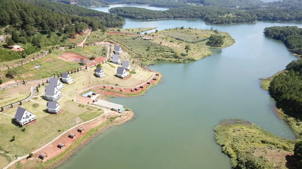 19 nhà gỗ không phép tại KDL Quốc gia hồ Tuyền Lâm đã được di dời ảnh 4