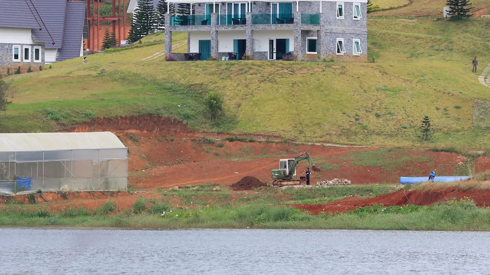 19 nhà gỗ không phép tại KDL Quốc gia hồ Tuyền Lâm đã được di dời ảnh 3