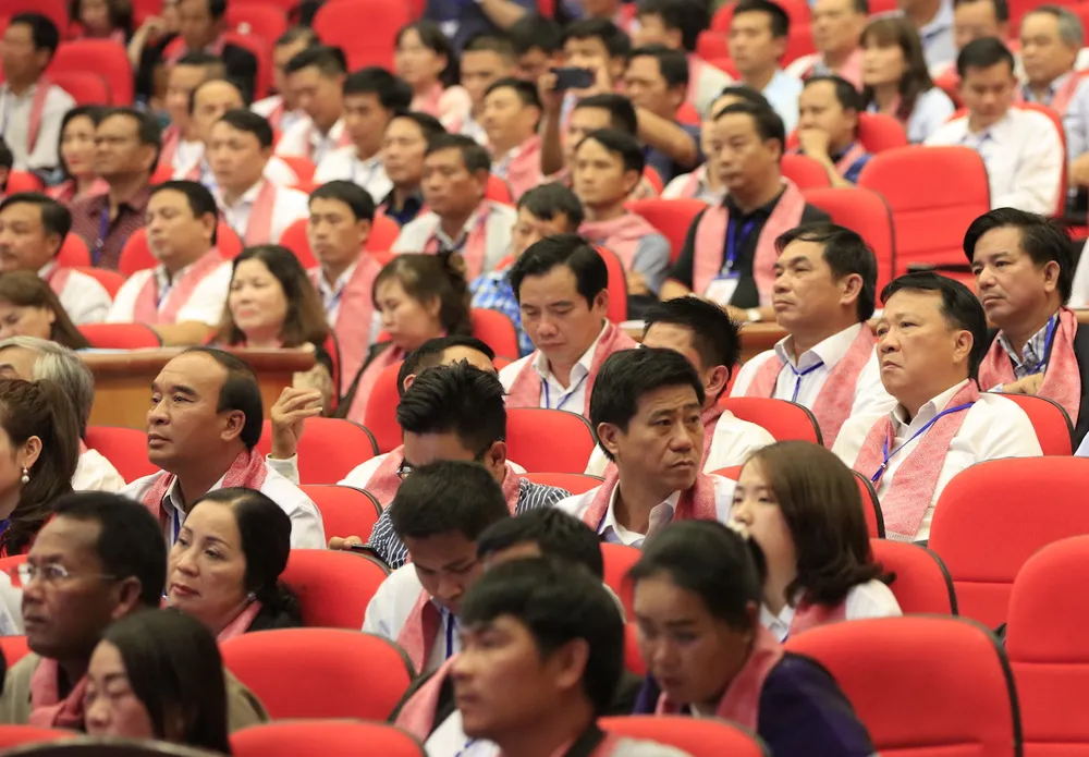 Thủ tướng Nguyễn Xuân Phúc: Đắk Nông cần giải quyết tốt các thủ tục hành chính trong đầu tư ảnh 2 Thủ tướng Nguyễn Xuân Phúc: Đắk Nông cần giải quyết tốt các thủ tục hành chính trong đầu tư ảnh 2