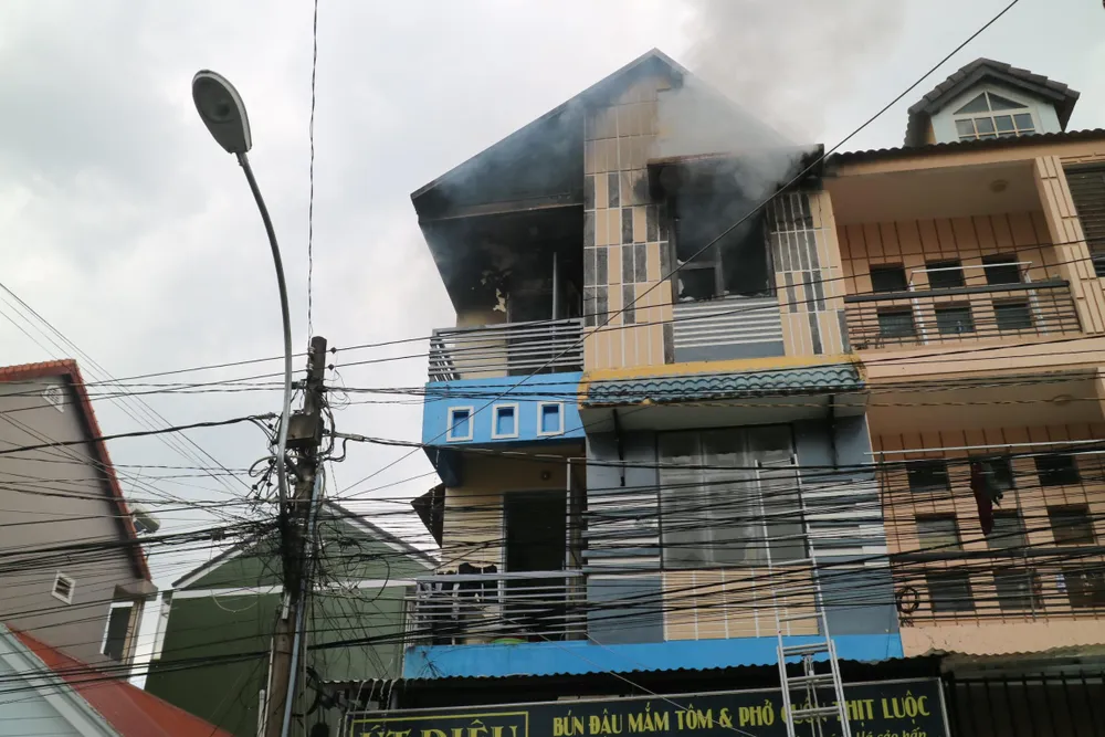Hỏa hoạn thiêu rụi căn nhà ở trung tâm Đà Lạt ảnh 3 Hỏa hoạn thiêu rụi căn nhà ở trung tâm Đà Lạt ảnh 3