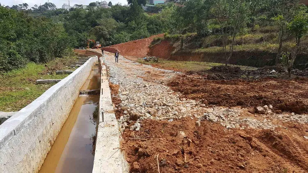 Tình trạng làm đường, phân lô bán nền trái phép ở Đà Lạt vẫn tiếp diễn ảnh 2