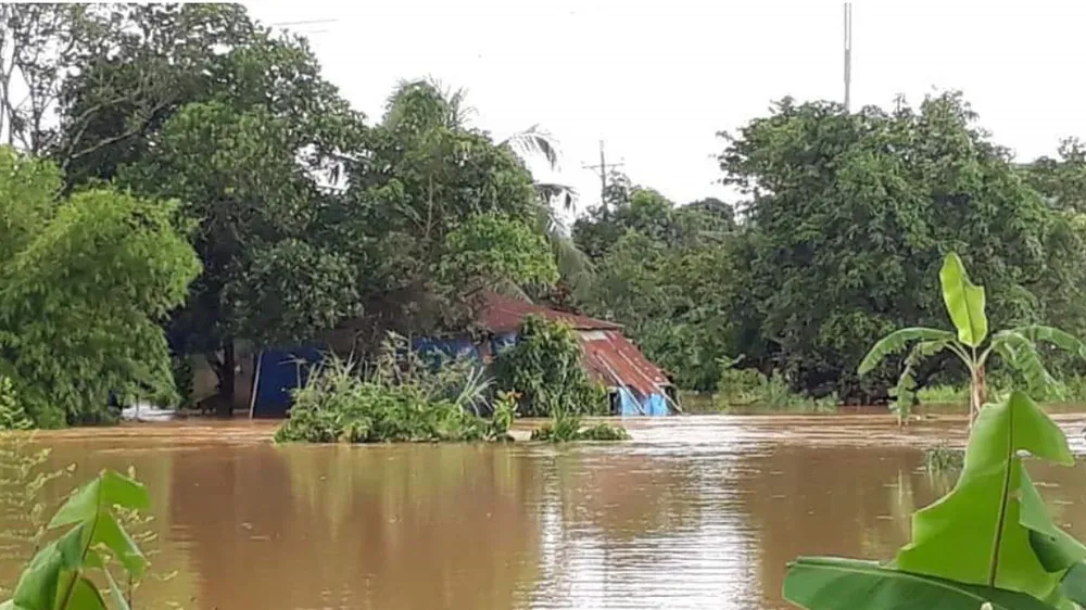 Mưa lớn khiến nhiều khu vực ở Lâm Đồng ngập sâu ảnh 6