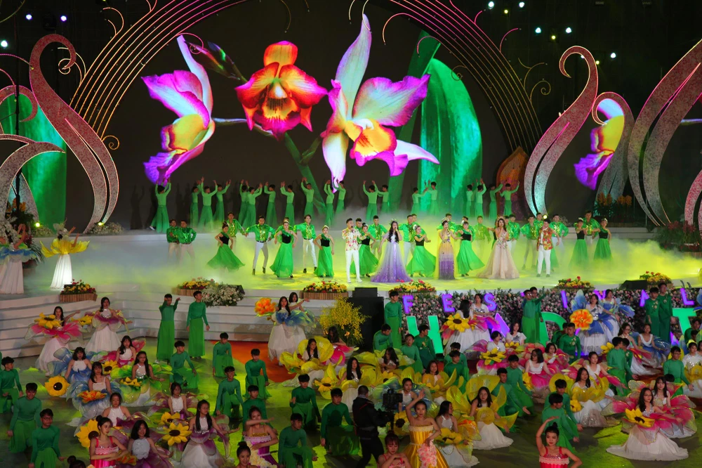 Rực rỡ đêm hội khai mạc Festival hoa Đà Lạt 2019 ảnh 11 Rực rỡ đêm hội khai mạc Festival hoa Đà Lạt 2019 ảnh 11
