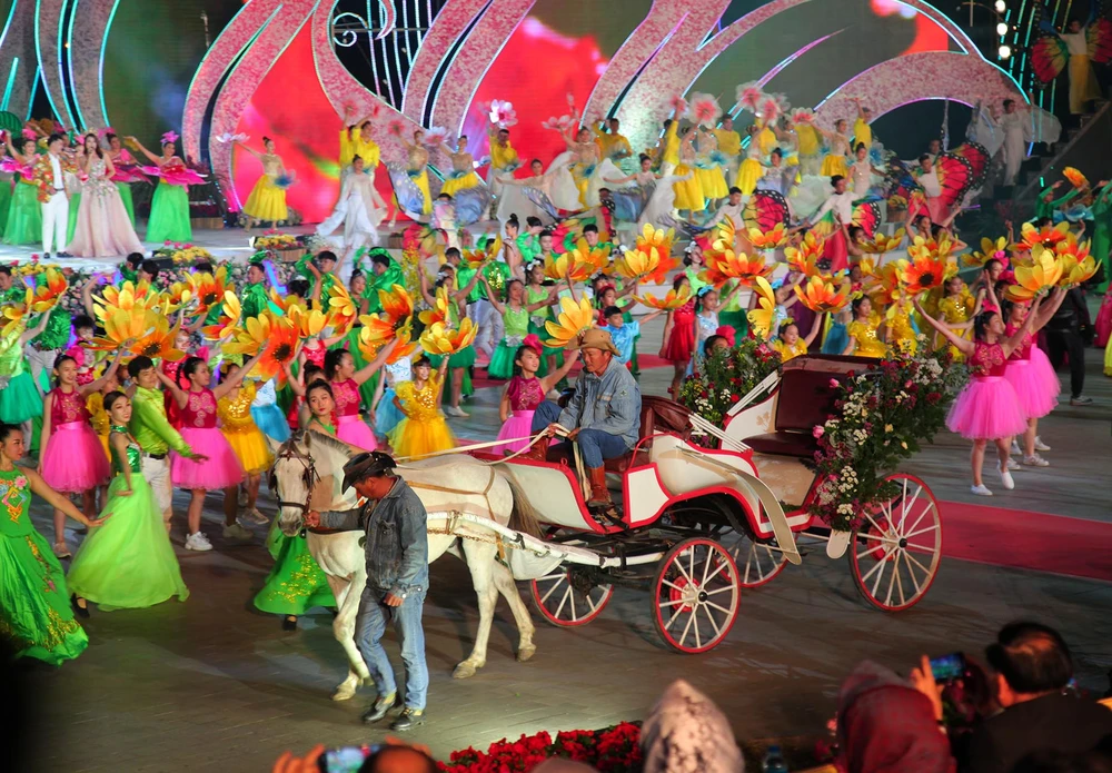 Rực rỡ đêm hội khai mạc Festival hoa Đà Lạt 2019 ảnh 6 Rực rỡ đêm hội khai mạc Festival hoa Đà Lạt 2019 ảnh 6
