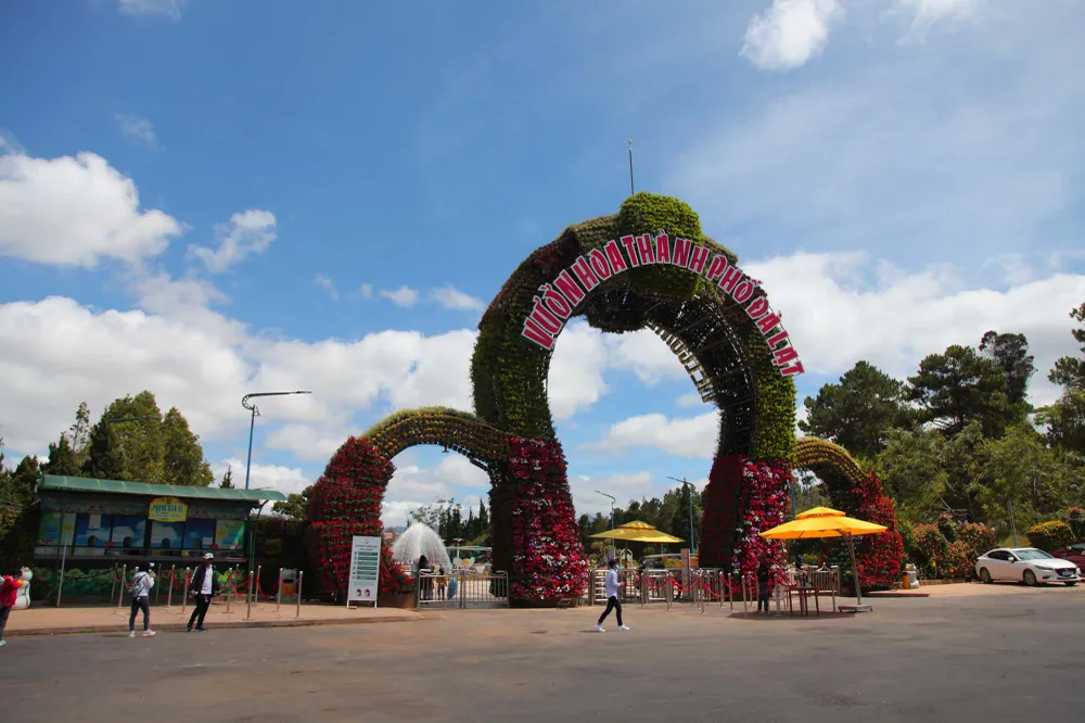 Du khách bắt đầu đổ về Đà Lạt nghỉ lễ ảnh 2