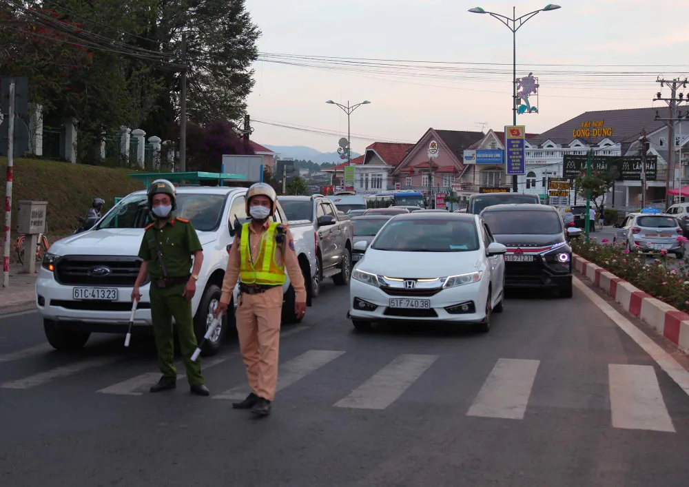 Du khách bắt đầu đổ về Đà Lạt nghỉ lễ ảnh 6