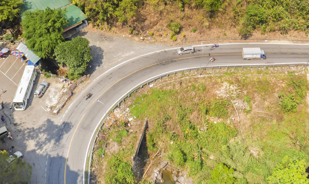 Phương tiện nối đuôi nhau vi phạm trên đèo Bảo Lộc ảnh 10