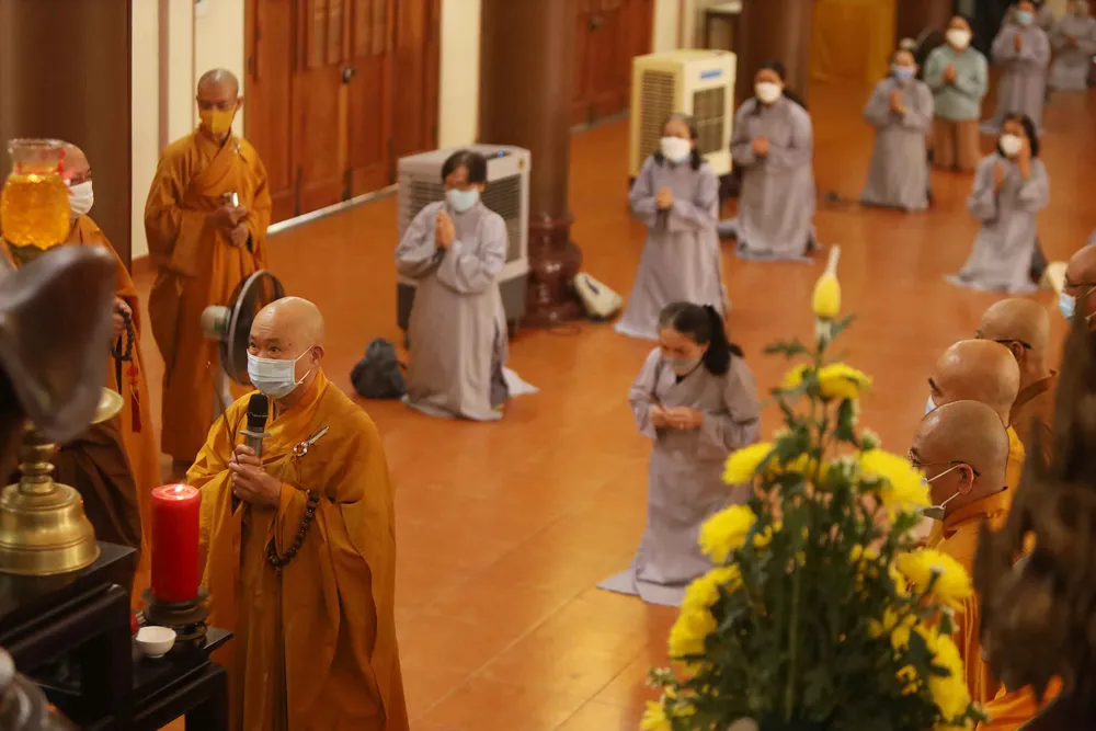 Lễ tưởng niệm, cầu siêu đồng bào tử vong và cán bộ, chiến sĩ hy sinh trong đại dịch Covid-19 tại Khánh Hòa ảnh 2