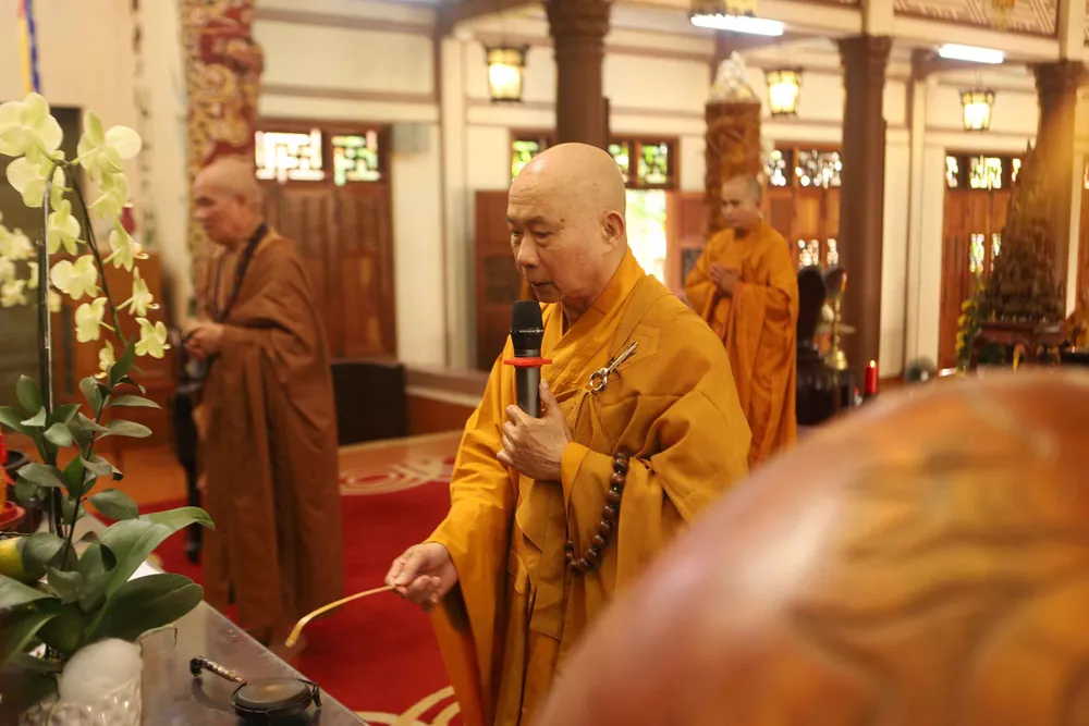 Lễ tưởng niệm, cầu siêu đồng bào tử vong và cán bộ, chiến sĩ hy sinh trong đại dịch Covid-19 tại Khánh Hòa ảnh 3