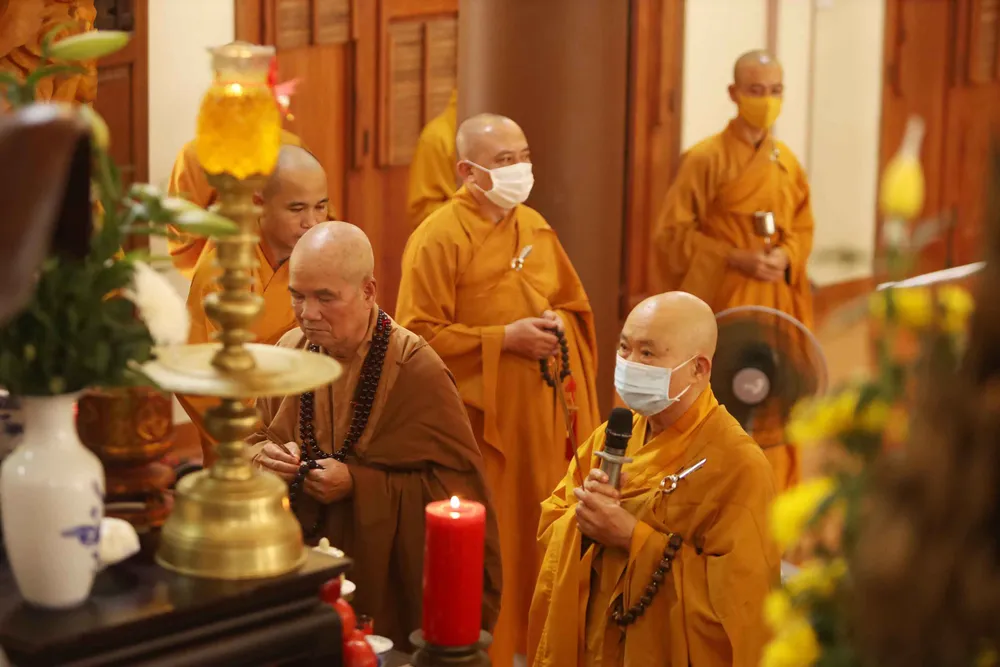 Lễ tưởng niệm, cầu siêu đồng bào tử vong và cán bộ, chiến sĩ hy sinh trong đại dịch Covid-19 tại Khánh Hòa ảnh 4