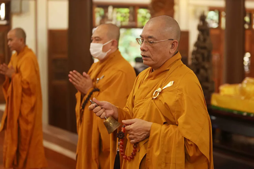 Lễ tưởng niệm, cầu siêu đồng bào tử vong và cán bộ, chiến sĩ hy sinh trong đại dịch Covid-19 tại Khánh Hòa ảnh 6