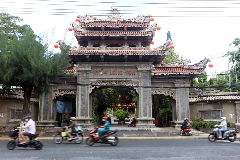 Lễ tưởng niệm, cầu siêu đồng bào tử vong và cán bộ, chiến sĩ hy sinh trong đại dịch Covid-19 tại Khánh Hòa ảnh 9