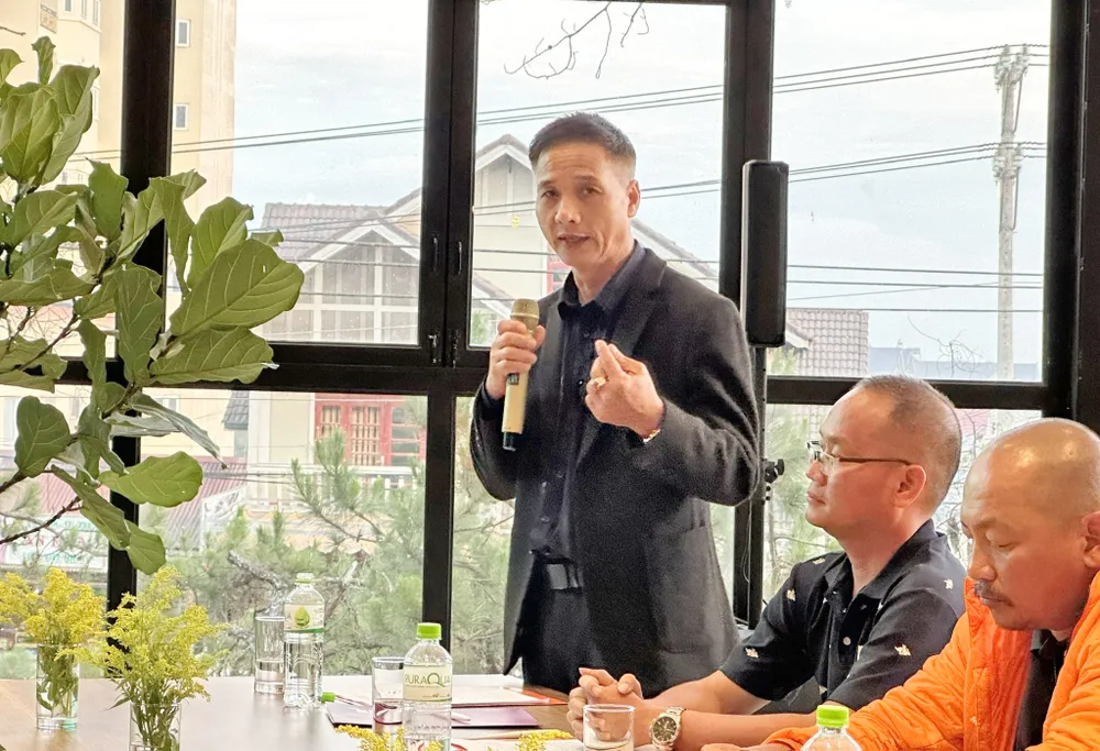 Ông Nguyễn Tiến Hải, Phó Giám đốc Sở VHTTDL tỉnh Lâm Đồng thông tin về giải chạy