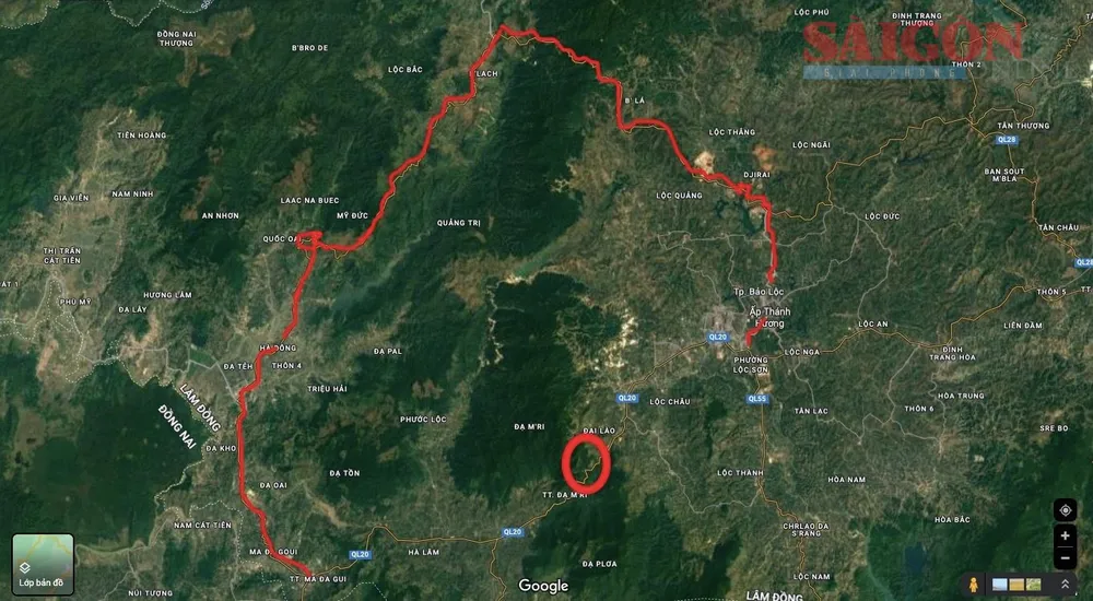 Đèo Bảo Lộc bị sạt lở (khoanh tròn) và hướng lưu thông cho các phương tiện từ TPHCM đi Đà Lạt và ngược lại sau khi đèo Bảo Lộc bị chia cắt