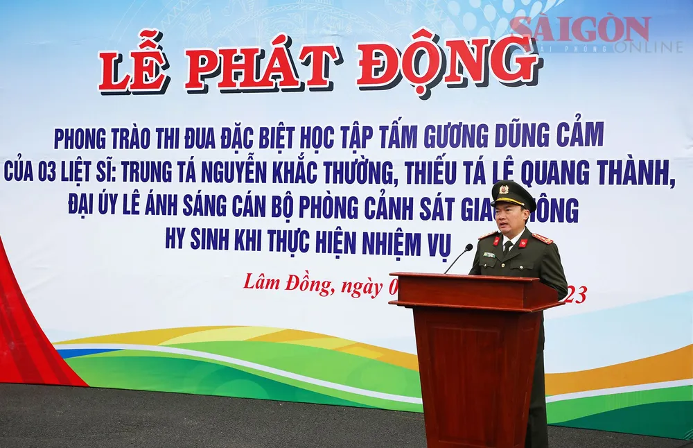 Đại tá Trương Minh Đương, Giám đốc Công an tỉnh Lâm Đồng, kêu gọi cán bộ chiến sĩ trong toàn lực lượng noi gương 3 liệt sỹ đã hy sinh