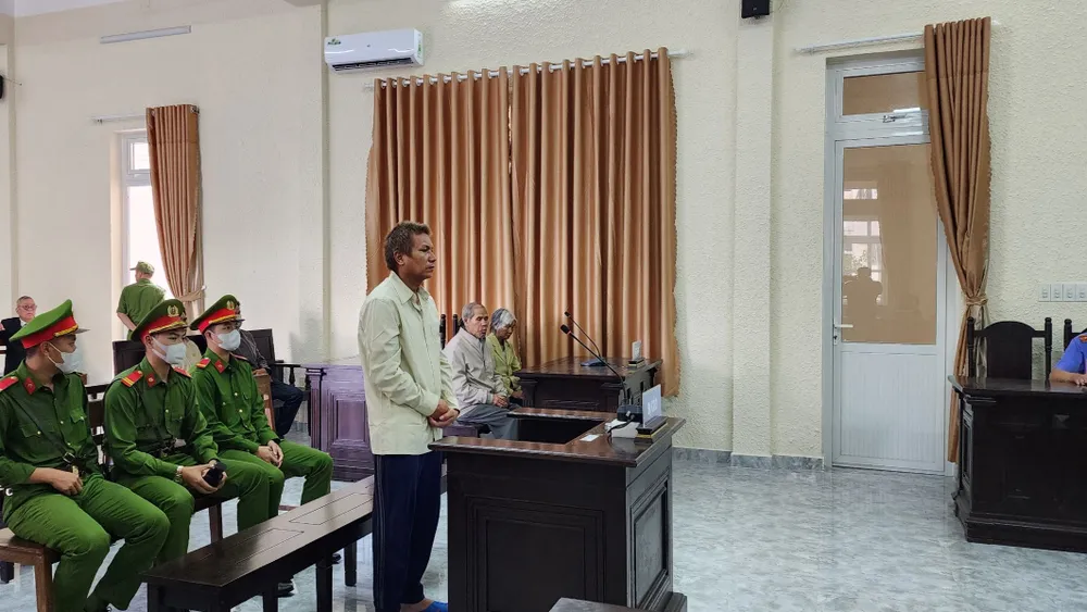 Bị cáo Nay Y Tá tại phiên toà sơ thẩm Bị cáo Nay Y Tá tại phiên toà sơ thẩm