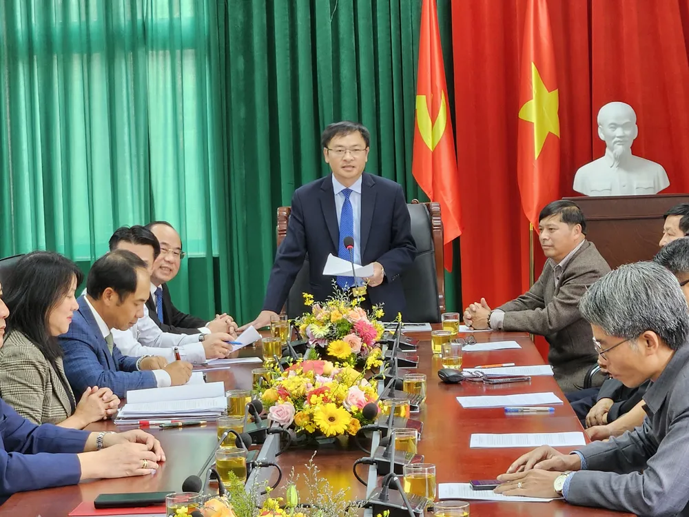 Chủ tịch UBND TP Đà Lạt Đặng Quang Tú tại buổi cung cấp thông tin. Ảnh: ĐOÀN KIÊN Chủ tịch UBND TP Đà Lạt Đặng Quang Tú tại buổi cung cấp thông tin. Ảnh: ĐOÀN KIÊN