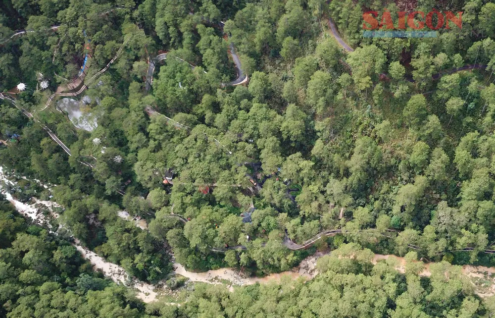 Khu du lịch sinh thái Ankoret nhìn từ trên cao. Ảnh: ĐOÀN KIÊN Khu du lịch sinh thái Ankoret nhìn từ trên cao. Ảnh: ĐOÀN KIÊN