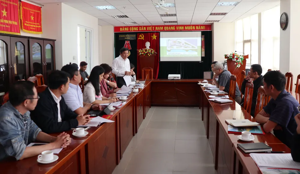 Quang cảnh buổi làm việc. Ảnh: ĐOÀN KIÊN img-0015-5661-3004.jpg