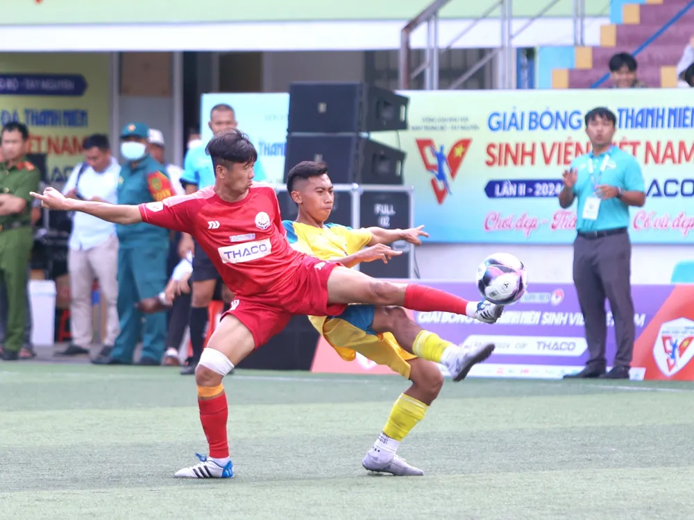 Các đội bóng tham gia tranh tài. Ảnh: CÔNG NHÂN a2ad186f5ccaf194a8db-3414.jpg