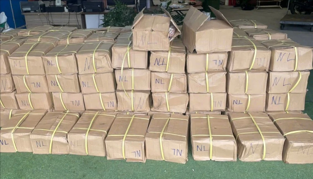 Số thực phẩm không có nhãn hàng hoá theo quy định bị tạm giữ 53f80c801970ab2ef261.jpg