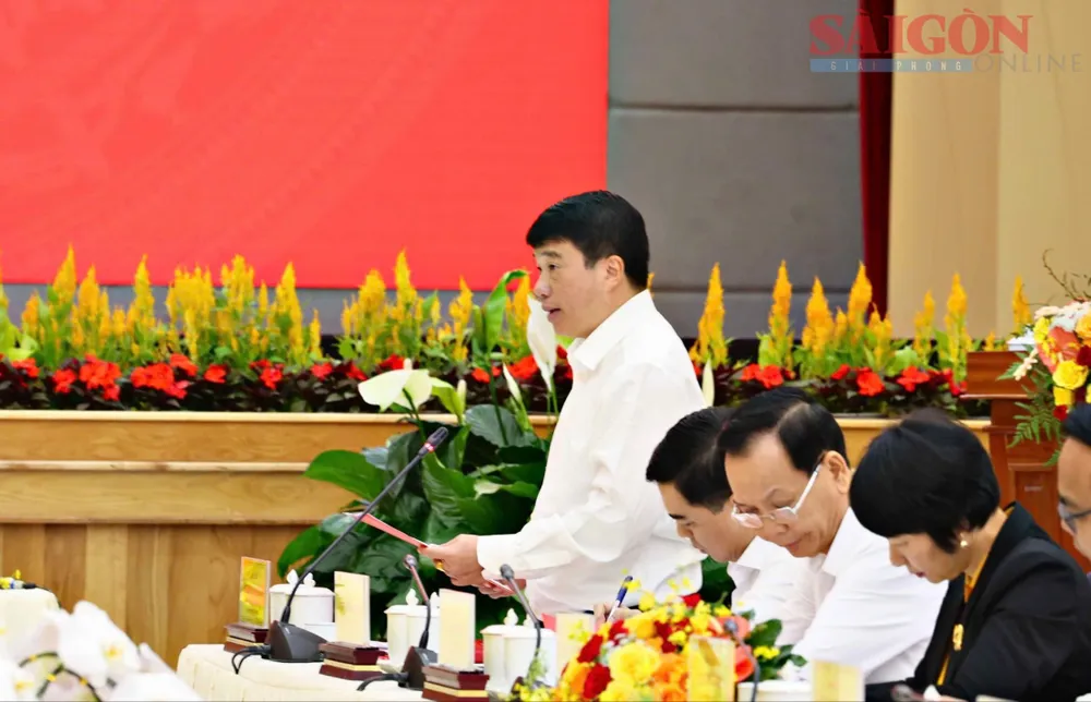 Bí thư Tỉnh ủy Lâm Đồng Y Thanh Hà Niê Kđăm nêu kiến nghị, đề xuất tại buổi làm việc. Ảnh: ĐOÀN KIÊN ff294d73f0a944f71db8.jpg