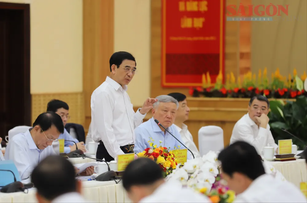 Bộ Trưởng Bộ Quốc Phòng Phan Văn Giang phát biểu tại buổi làm việc. Ảnh: ĐOÀN KIÊN IMG_1190.JPG