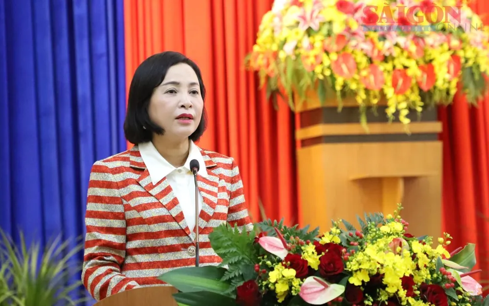 Phó Chủ tịch Quốc hội Nguyễn Thị Thanh phát biểu tại buổi trao quà, thăm hỏi các gia đình chính sách trên địa bàn tỉnh Lâm Đồng. Ảnh: ĐOÀN KIÊN IMG_2007.JPG