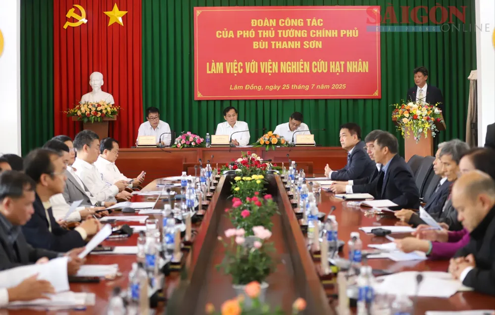 ឈុតឆាកការងារ។ រូបថត៖ DOAN KIEN IMG_2458.JPG