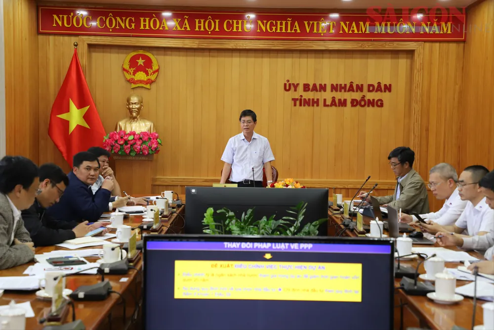 Ông Nguyễn Hồng Hải, Phó Chủ tịch UBND tỉnh Lâm Đồng chỉ đạo các đơn vị khẩn trương hoàn tất các thủ tục để sớm khởi công dự án cao tốc Tân Phú - Bảo Lộc. Ảnh: ĐOÀN KIÊN IMG_2663.JPG