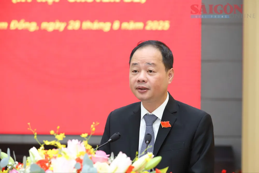 Chủ tịch HĐND tỉnh Lâm Đồng Trần Hồng Thái phát biểu tại kỳ họp. Ảnh: ĐOÀN KIÊN 3063986388617399290.jpg