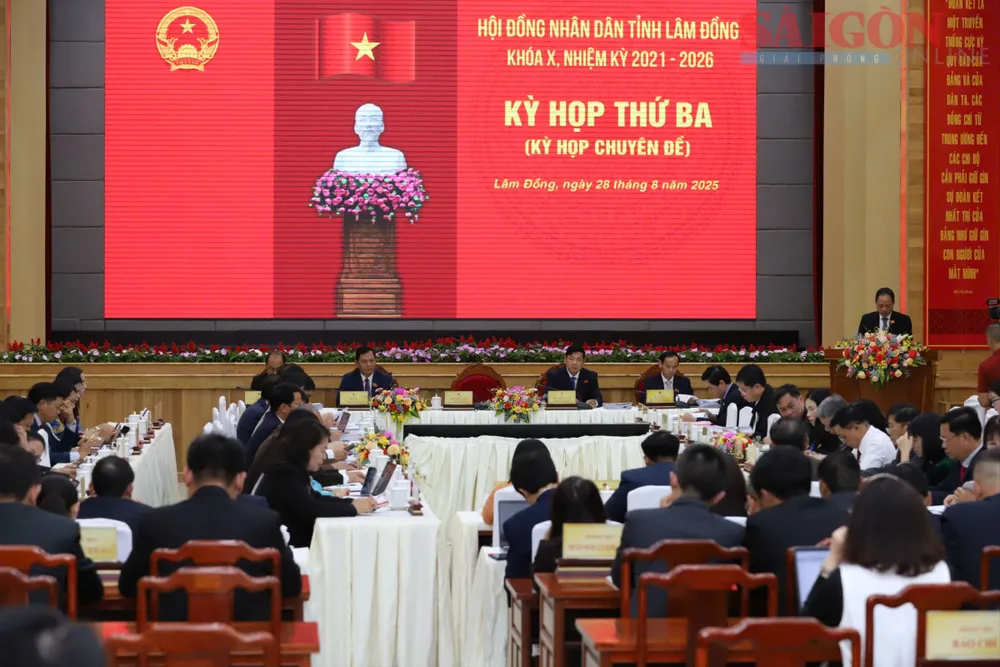 Quang cảnh kỳ họp HĐND tỉnh Lâm Đồng. Ảnh: ĐOÀN KIÊN 3fb5ad6b6438ef66b629.jpg