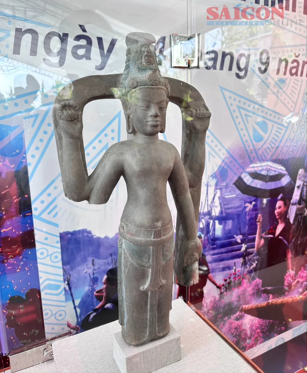 Bảo vật quốc gia tượng Avalokitesvara Bắc Bình. Ảnh: ĐOÀN KIÊN IMG_7528.JPG