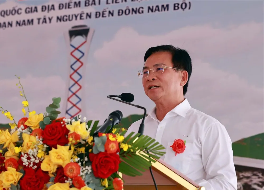 Ông Hồ Văn Mười, Chủ tịch UBND tỉnh Lâm Đồng phát biểu tại lễ khởi công 1ad5afc5ad7b27257e6a.jpg
