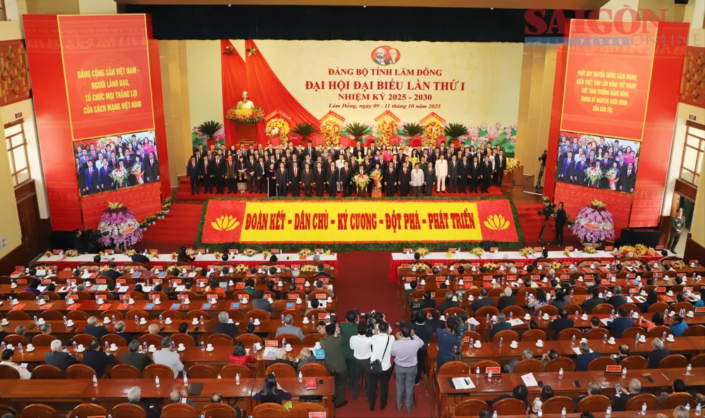 Ban Chấp hành Đảng bộ tỉnh Lâm Đồng nhiệm kỳ 2025 – 2030 ra mắt tại Đại hội. Ảnh: ĐOÀN KIÊN 111111.jpg