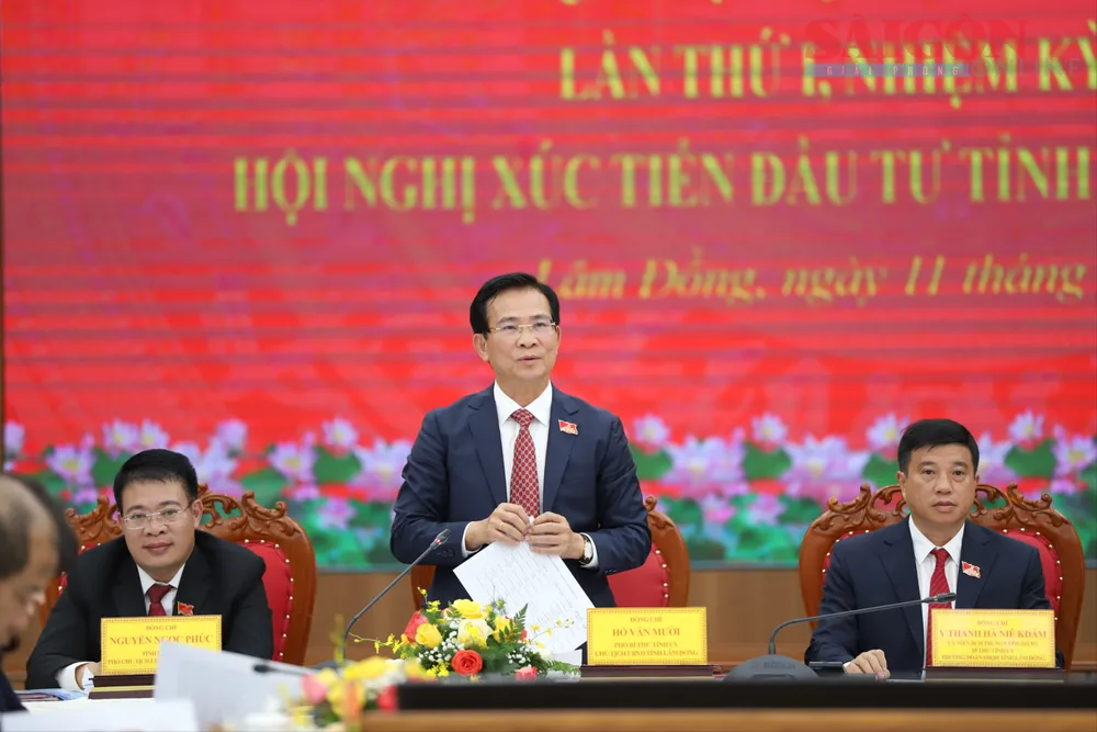 Ông Hồ Văn Mười, Chủ tịch UBND tỉnh Lâm Đồng thông tin tại buổi họp báo. Ảnh: ĐOÀN KIÊN IMG_9614.JPG