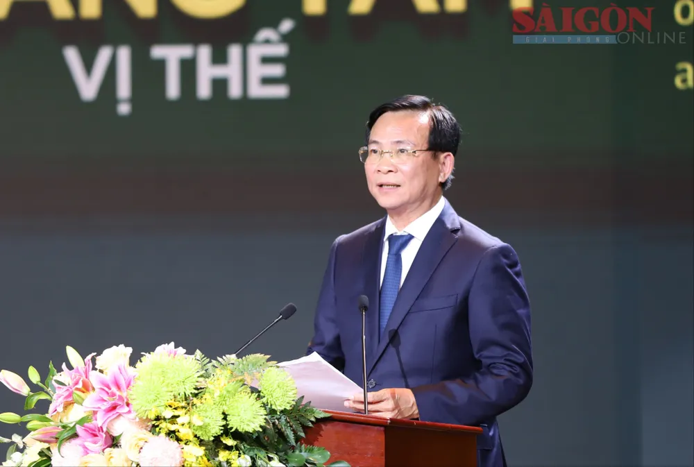 Chủ tịch UBND tỉnh Lâm Đồng Hồ Văn Mười phát biểu tại hội nghị. Ảnh: ĐOÀN KIÊN IMG_9706.JPG