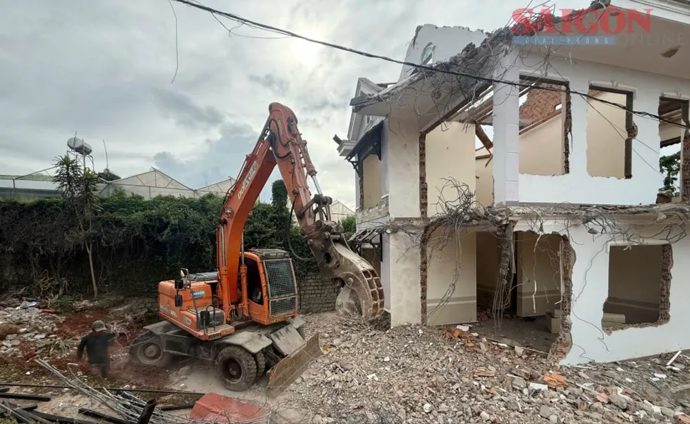 Được khởi công từ tháng 9-2021 (dự kiến hoàn thành vào năm 2024), do vướng mặt bằng nên dự án hiện mới hoàn thiện được khoảng 500m 4330027850242108483.jpg