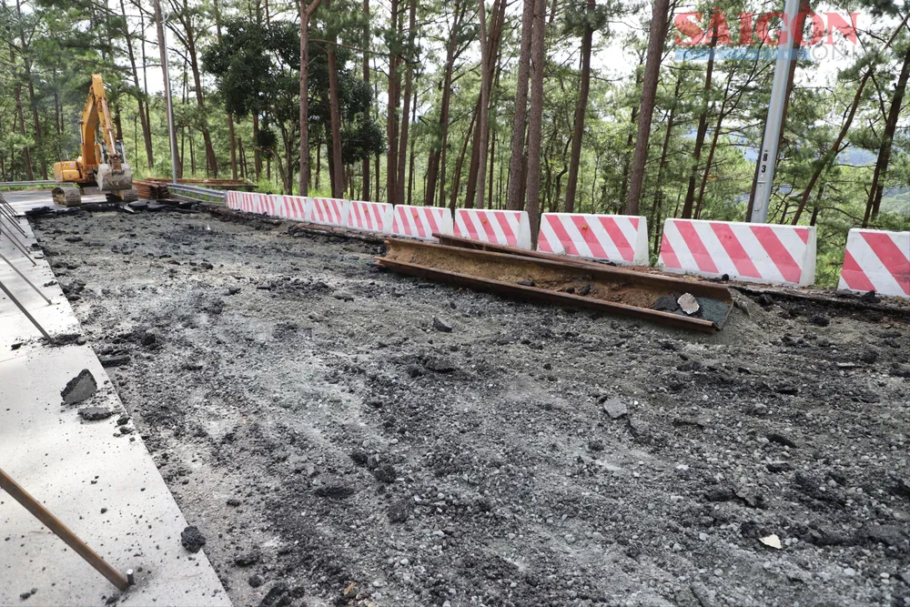 Celý asfaltový povrch byl odklizen. IMG_1612.JPG