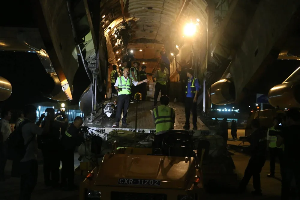 Máy bay Nga chở hàng cứu trợ đã đến Cam Ranh ảnh 3