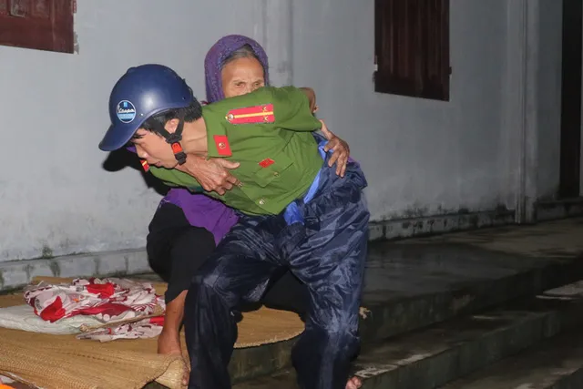 Thanh Hóa chìm trong nước, lũ sông Mã sẽ lên mức lịch sử năm 1980 ảnh 4