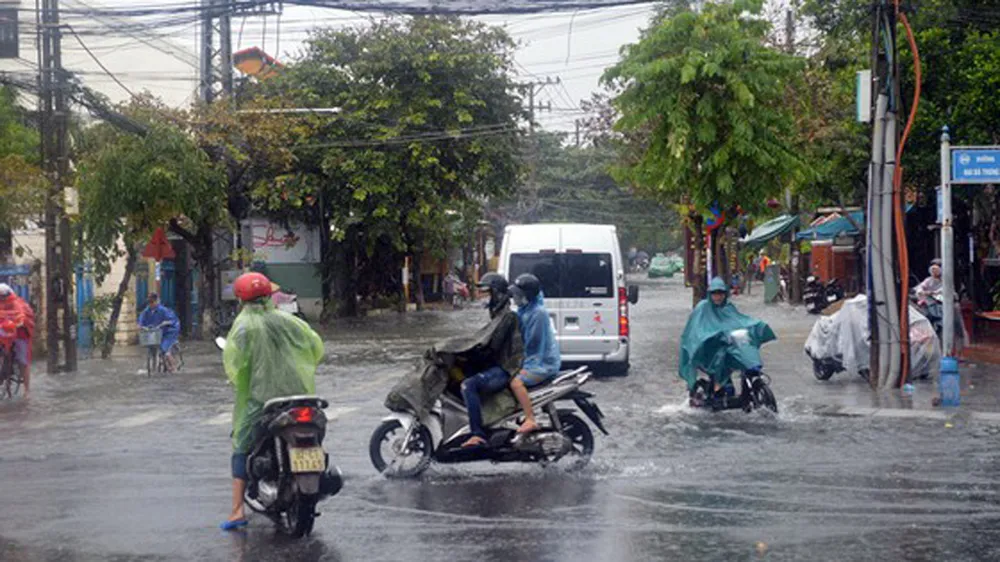 Đang gia tăng bão lũ về cuối năm ảnh 2
