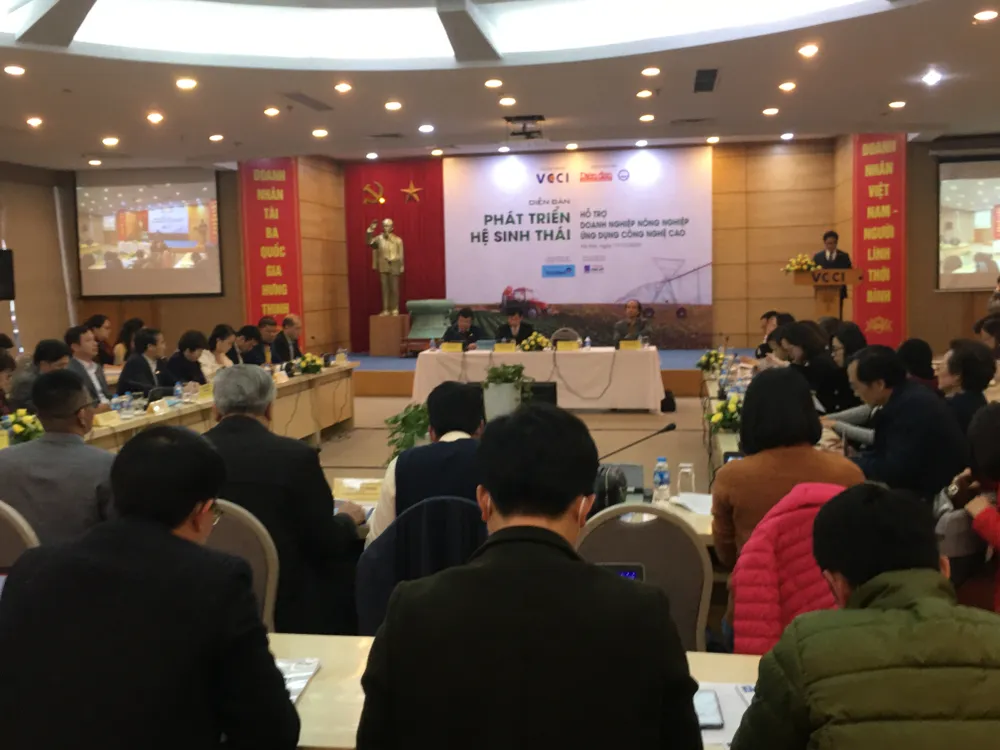 Diễn đàn hỗ trợ doanh nghiệp nông nghiệp công nghệ cao chiều 17-12. Ảnh: VĂN PHÚC