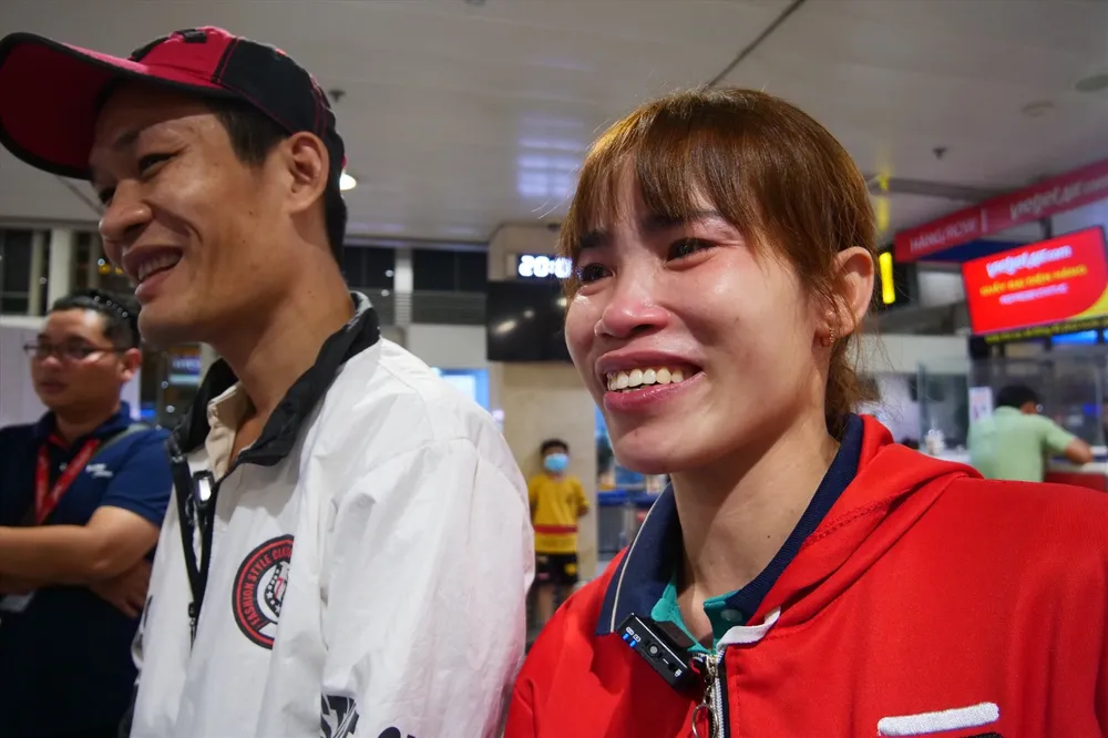 Chị Lê Thị Hạnh sau 7 năm mới có điều kiện về Nghệ An đón tết ở quê nhà