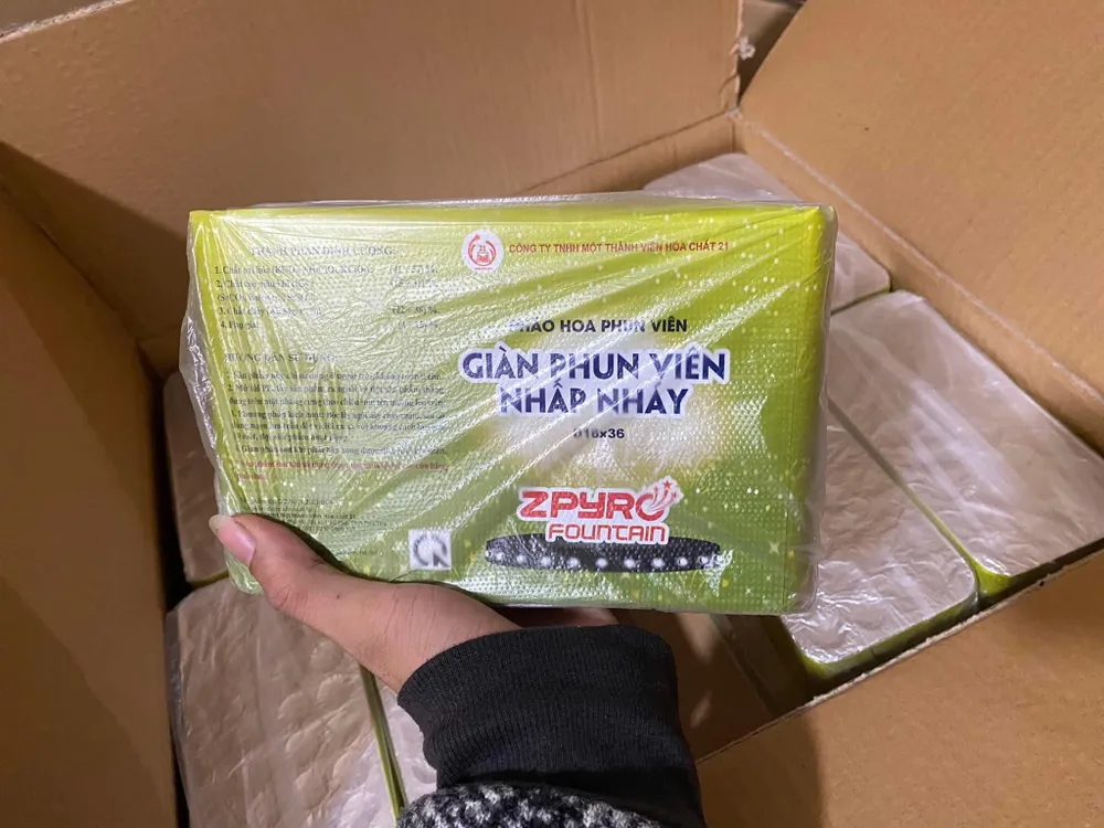 Sau 1 tháng sốt ảo, những ngày cận tết, thị trường pháo hoa đang đua nhau xả, đại hạ giá