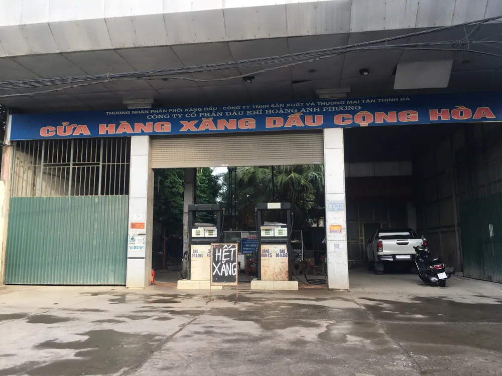 Ngày tết, nhu cầu xăng dầu để đi lại tăng cao, cần kiểm soát tình trạng cây xăng đóng cửa. Ảnh: TL