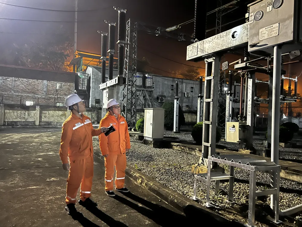 Kiểm tra hệ thống vận hành, truyền tải, kịp thời xử lý những sự cố có thể phát sinh trong dịp Tết Quý Mão 2023