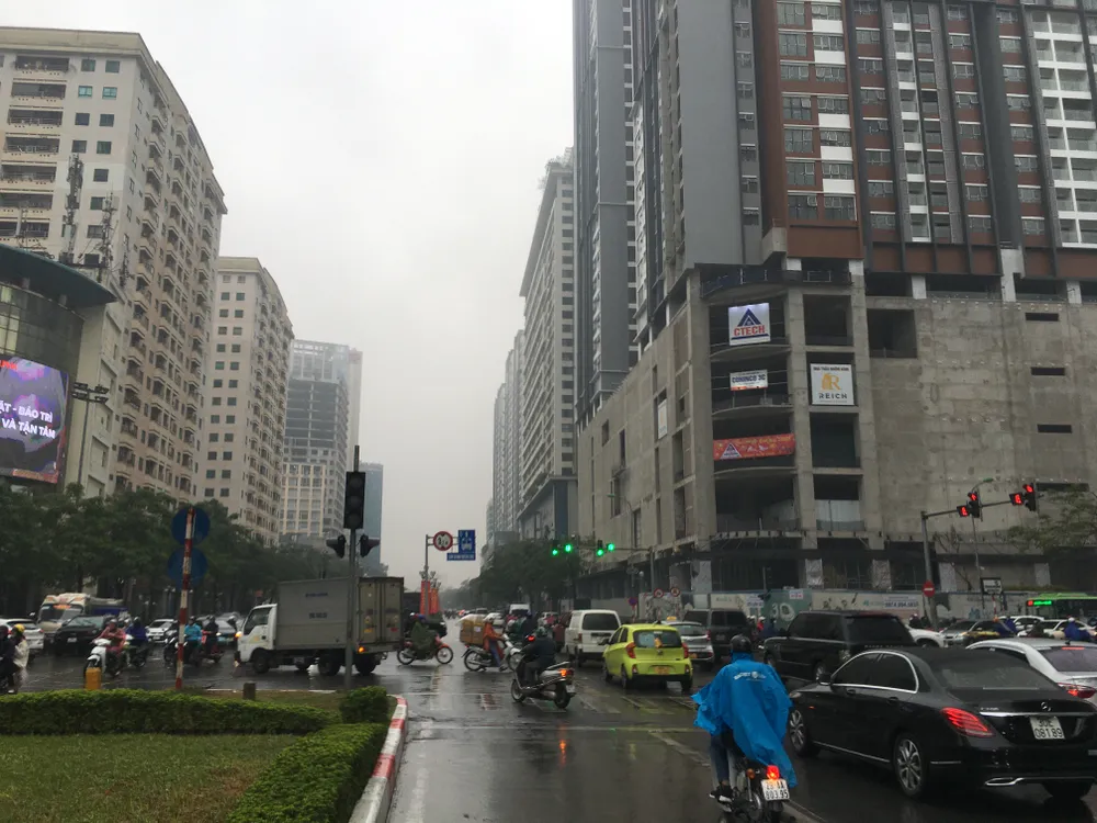 Hà Nội tiếp tục mưa phùn, độ ẩm cao, có sương mù và thiếu nắng. Ảnh: VĂN PHÚC Hà Nội tiếp tục mưa phùn, độ ẩm cao, có sương mù và thiếu nắng. Ảnh: VĂN PHÚC